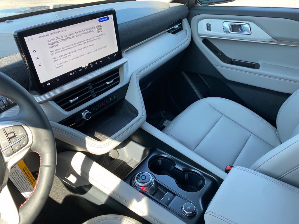 New 2026 Ford Explorer Active w/ Active Comfort Package AWD/4WD image 23