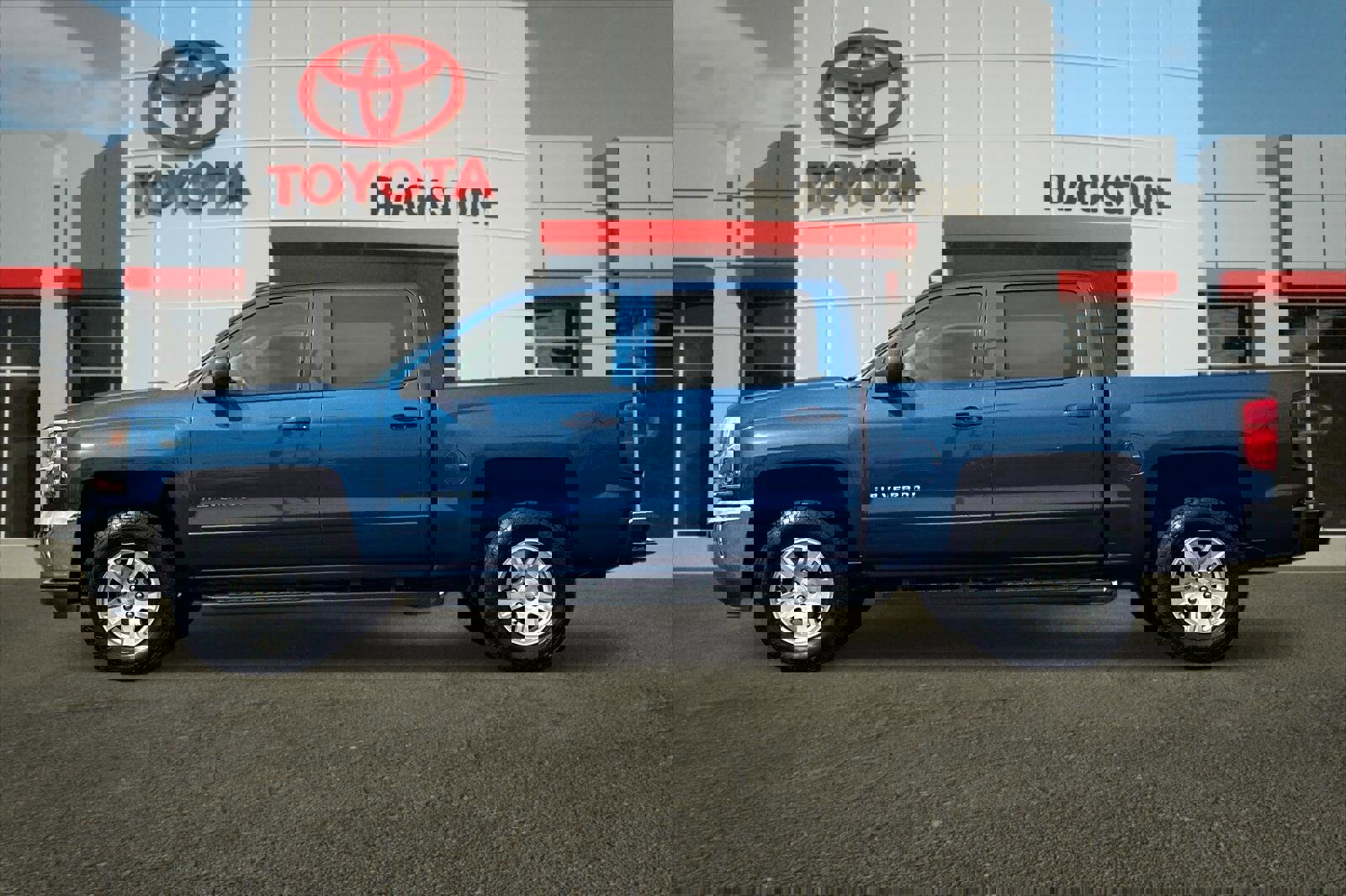 Used 2018 Chevrolet Silverado 1500 LT w/ All Star Edition image 6