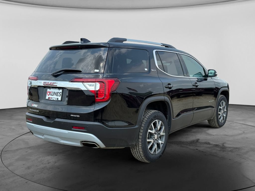 Used 2023 GMC Acadia SLT AWD/4WD image 10