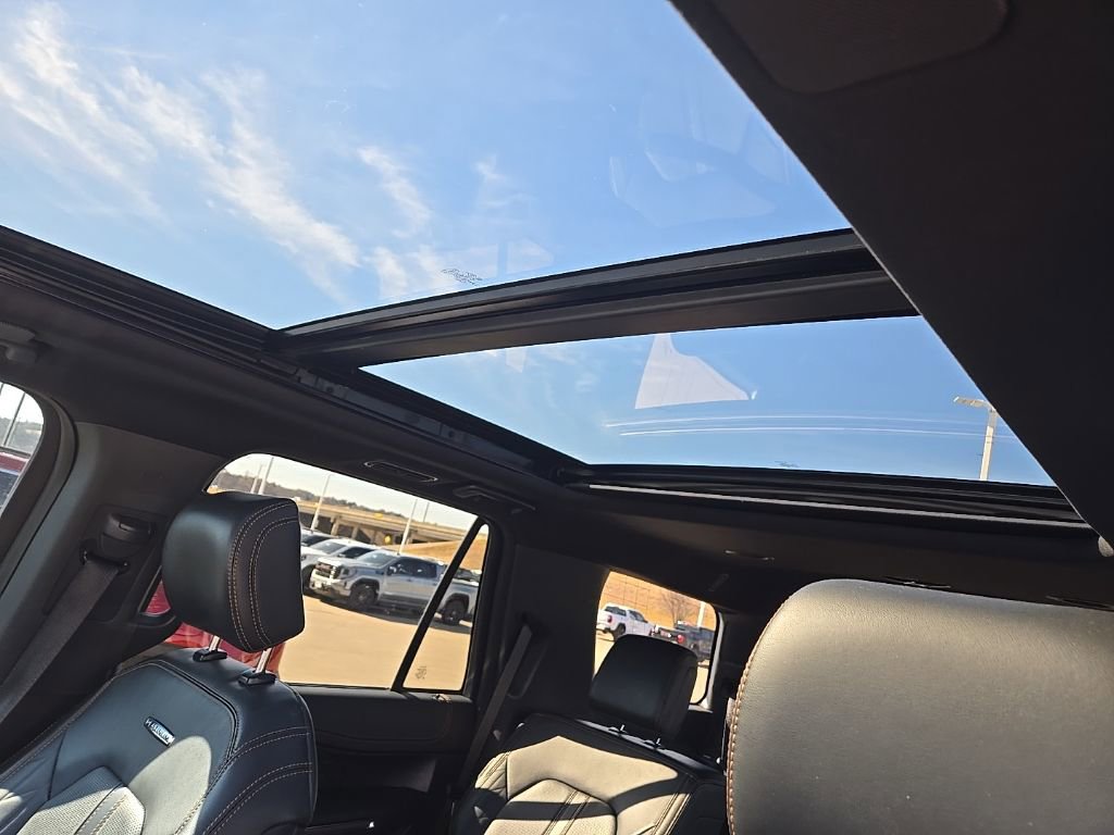 Used 2023 Ford Expedition Platinum image 10