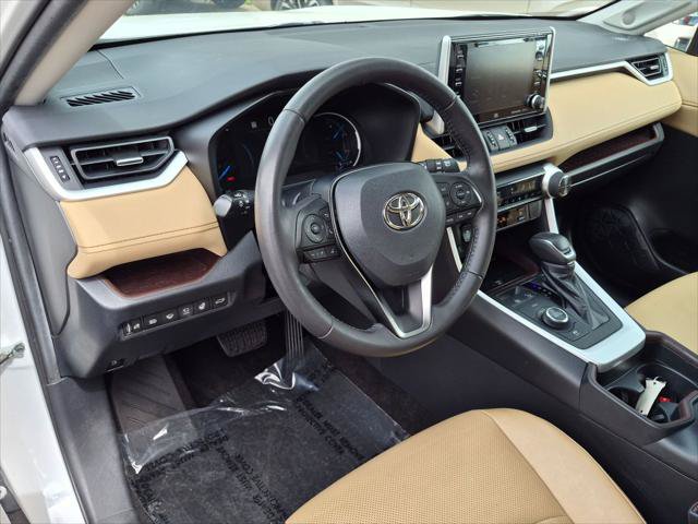 Used 2020 Toyota RAV4 Limited AWD/4WD image 12