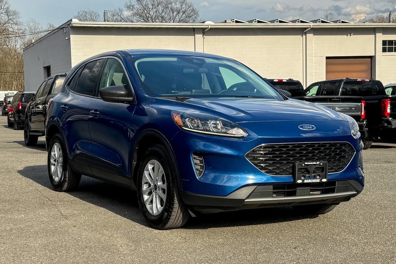 Used 2022 Ford Escape SE w/ Convenience Package AWD/4WD image 1