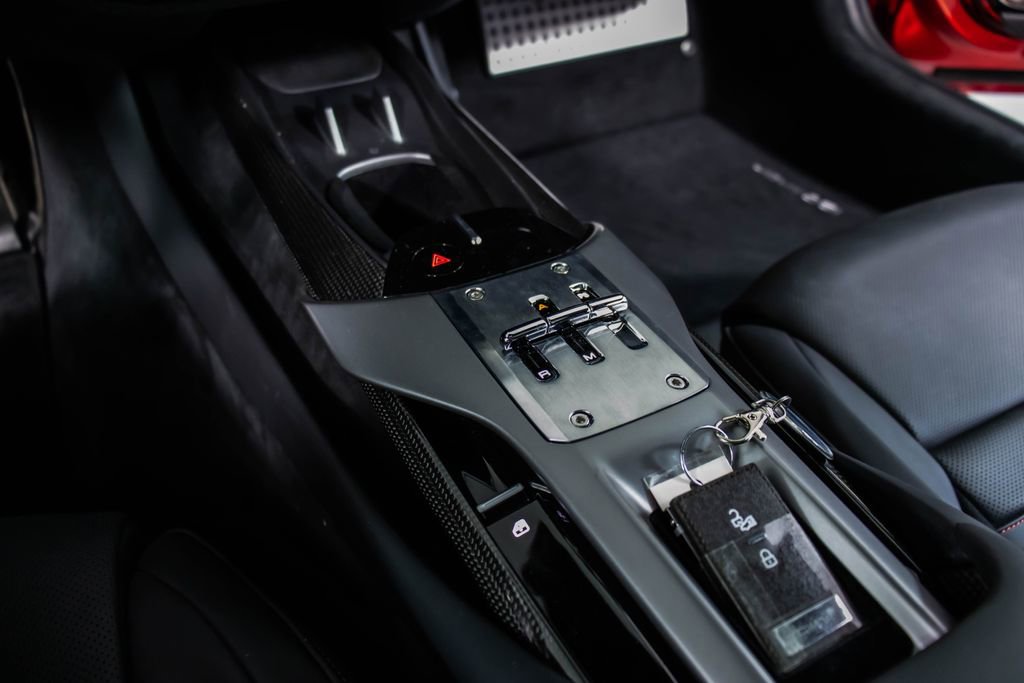 Certified 2025 Ferrari 12Cilindri RWD image 5