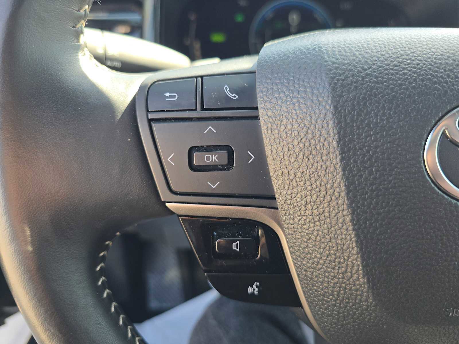 Used 2025 Toyota Camry SE FWD image 31
