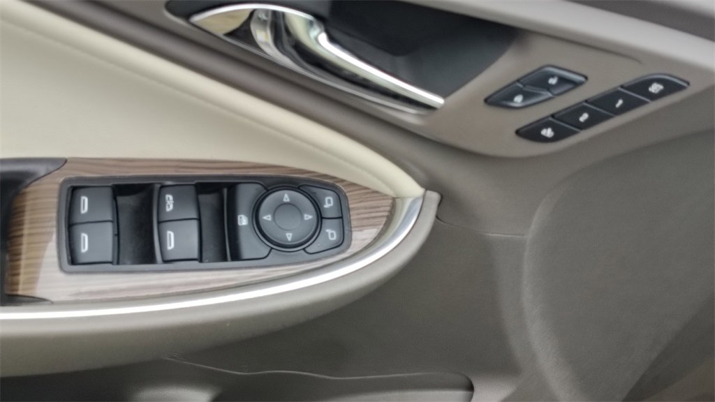 Used 2024 Chevrolet Malibu LT image 9