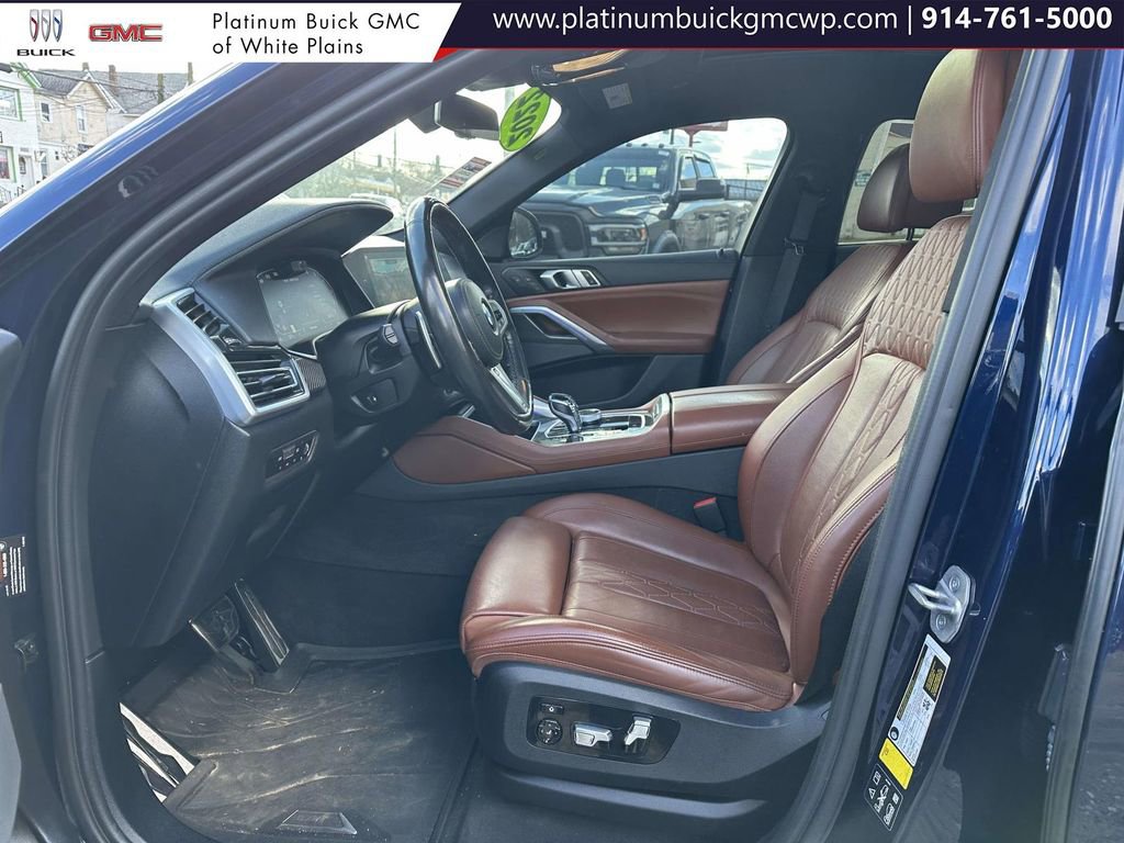 Used 2022 BMW X6 M50i w/ Executive Package image 15