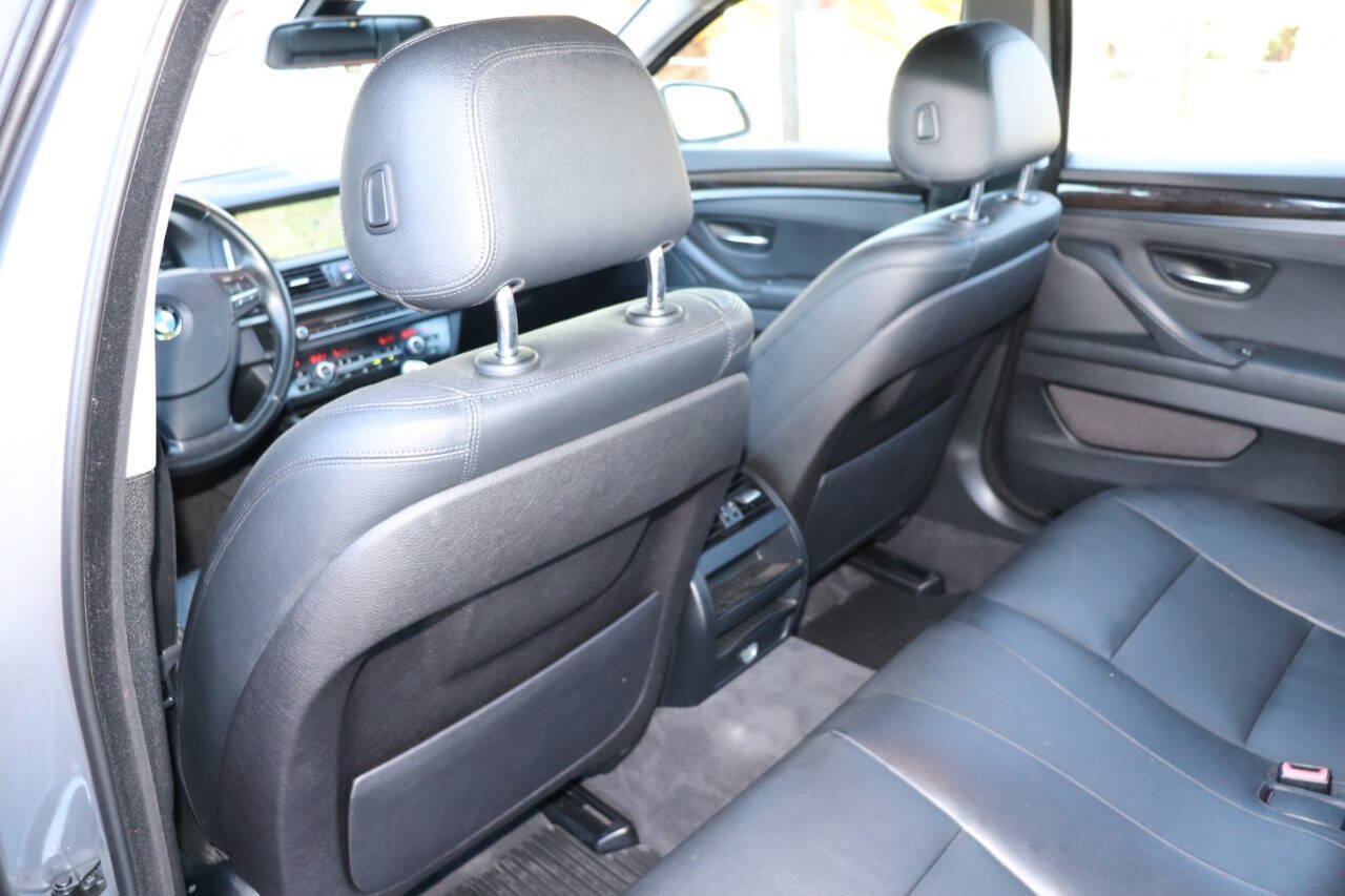 Used 2014 BMW 535d Sedan RWD image 46