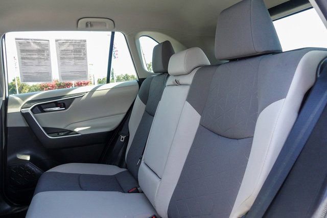 Used 2022 Toyota RAV4 XLE image 29