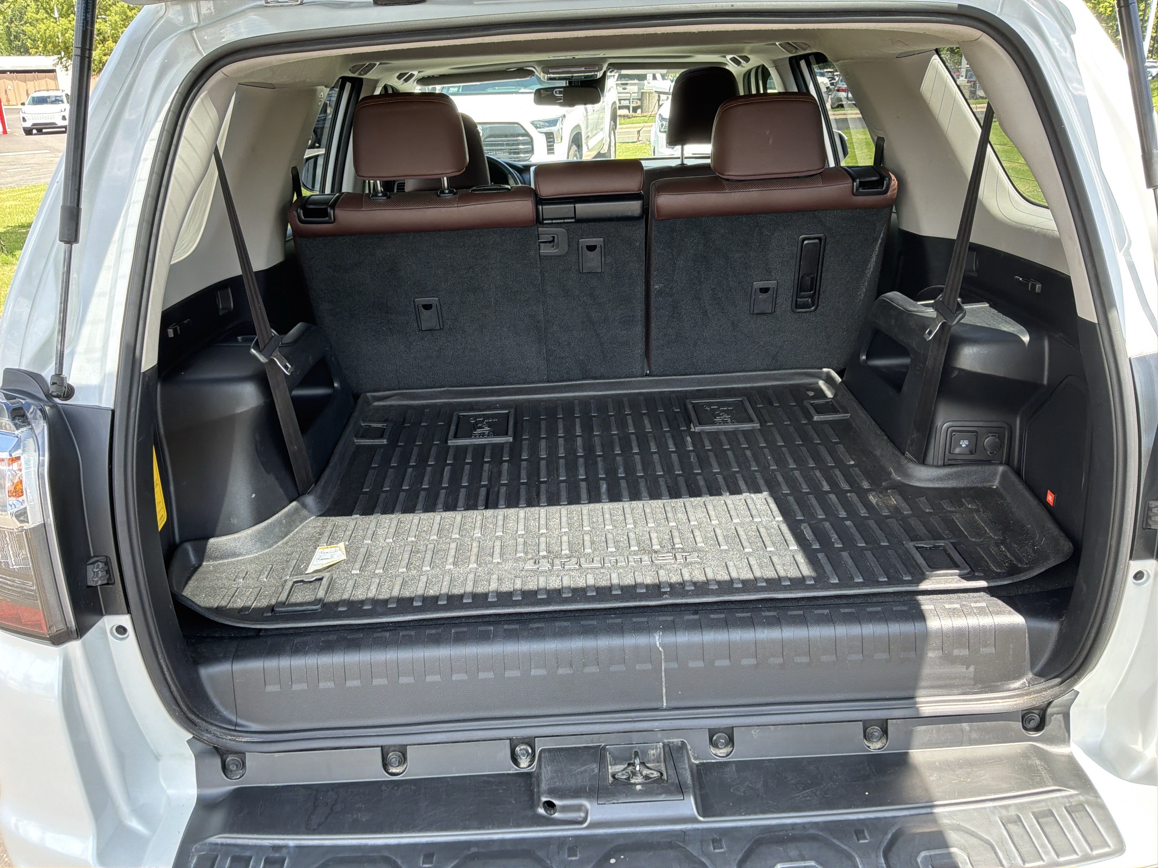 Used 2024 Toyota 4Runner Limited AWD/4WD image 32
