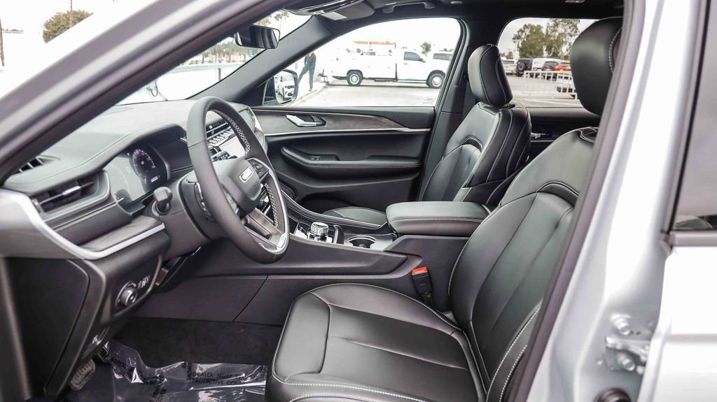 New 2025 Jeep Grand Cherokee L Limited w/ Black Appearance Package image 19