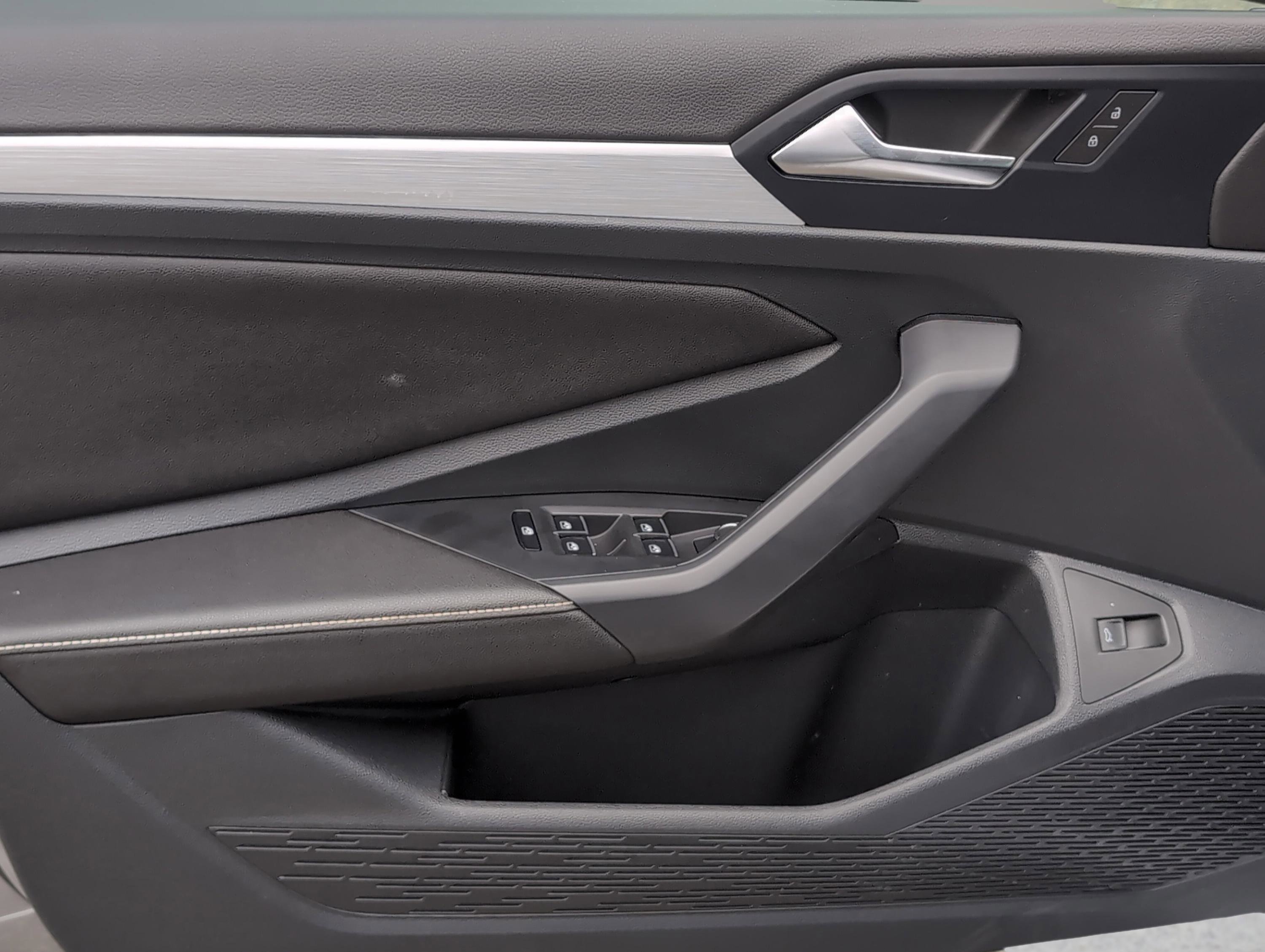 Used 2025 Volkswagen Jetta S image 13