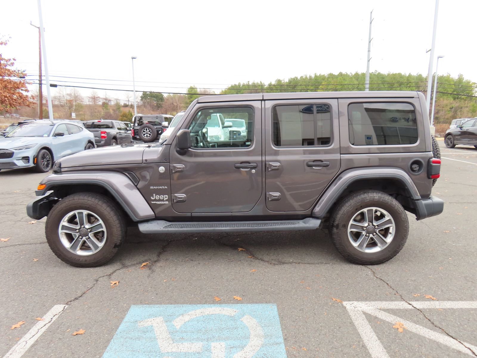 Used 2018 Jeep Wrangler Unlimited Sahara w/ LED Lighting Group image 8