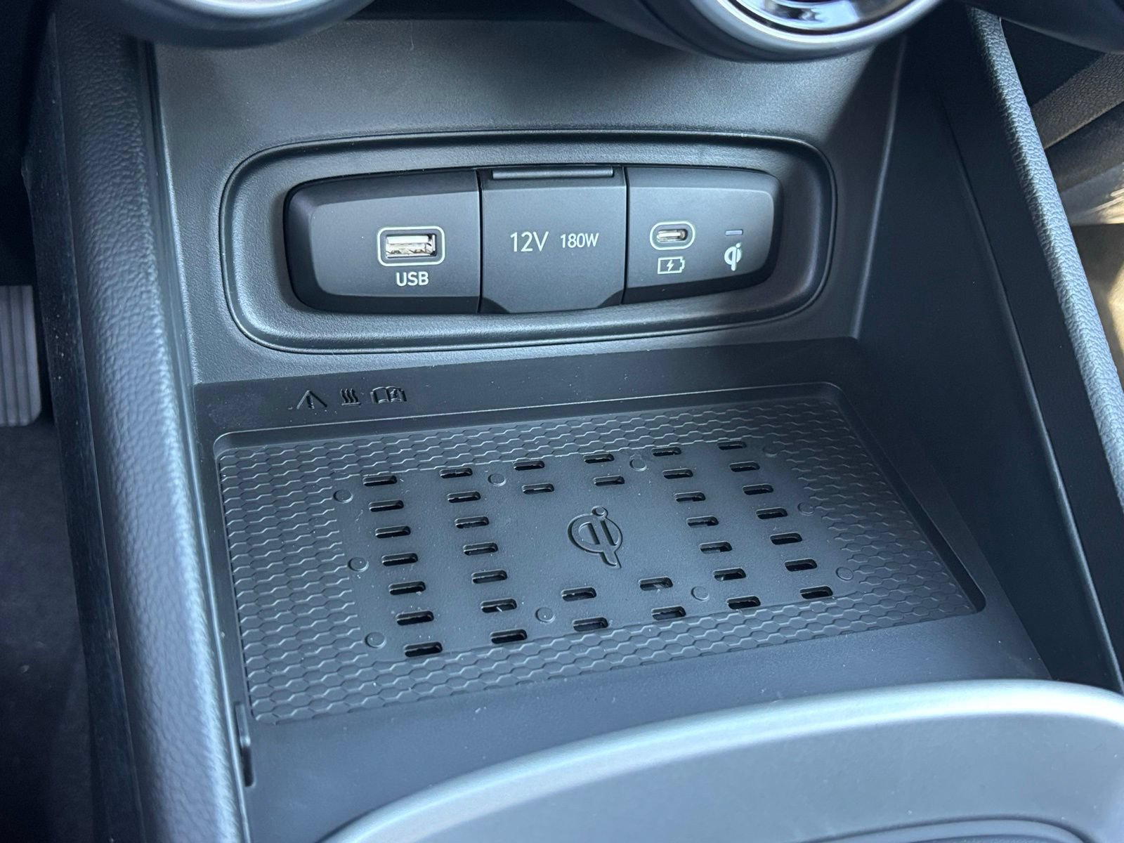 Used 2026 Hyundai Venue SEL FWD image 15