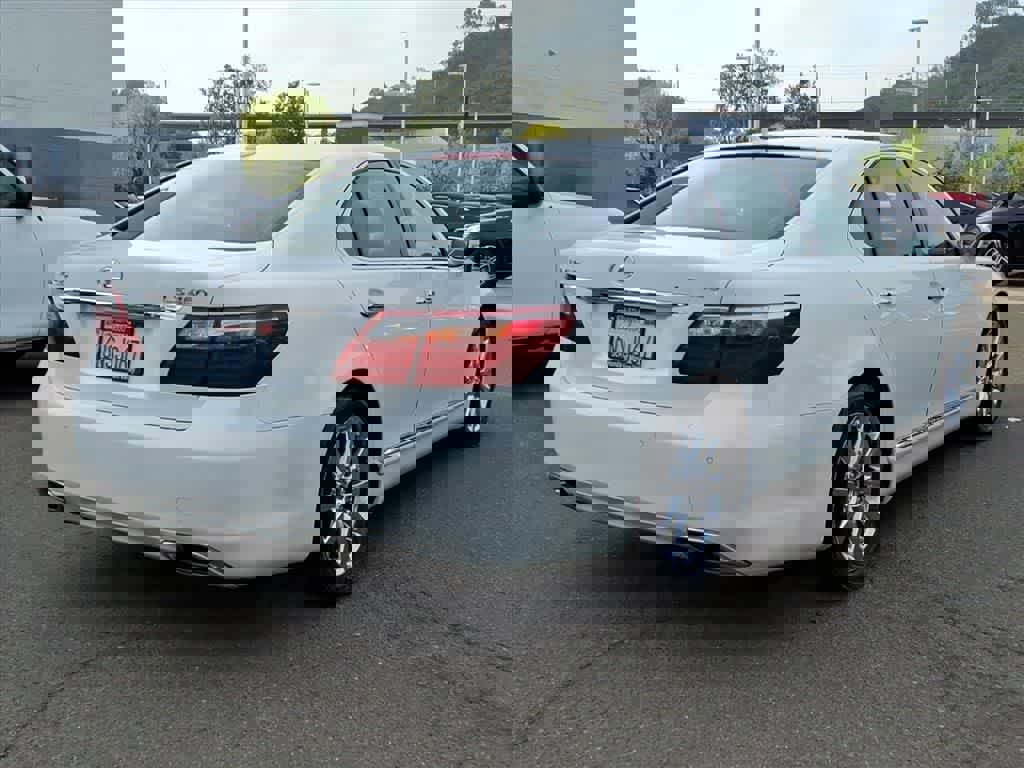 Used 2010 Lexus LS 460 image 4