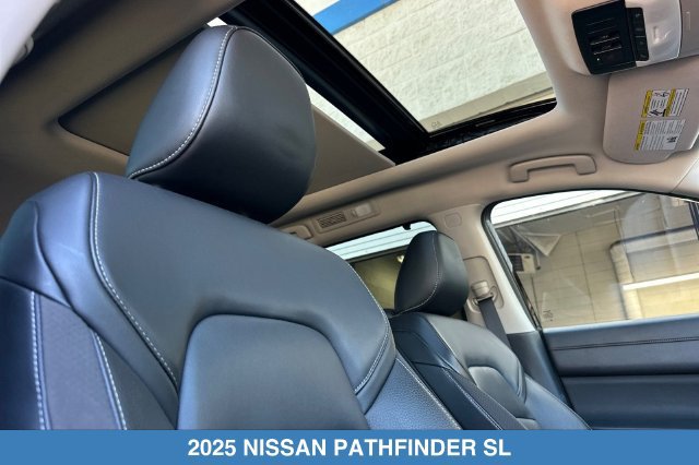 Used 2025 Nissan Pathfinder SL w/ SL Premium Package FWD image 20