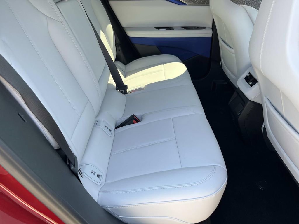 Used 2025 Cadillac Optiq Sport 1 image 18