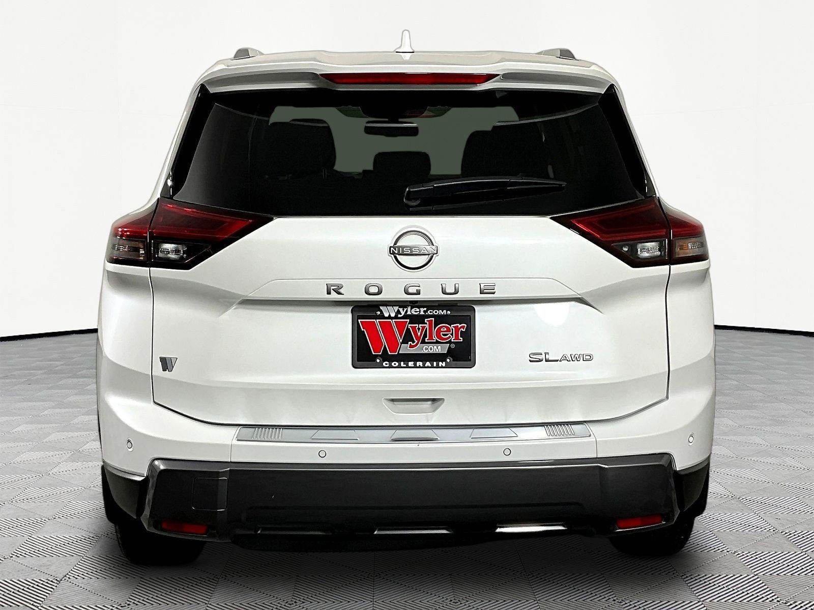 Certified 2025 Nissan Rogue SL AWD/4WD image 5
