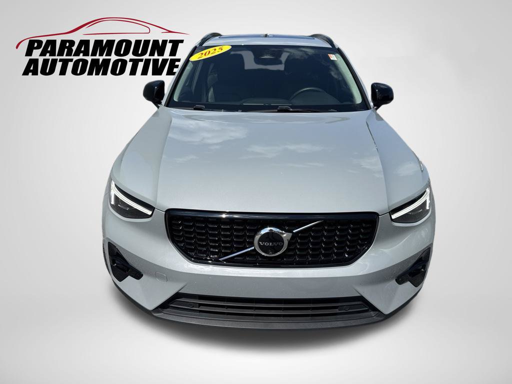 Used 2025 Volvo XC40 B5 Plus w/ Protection Package Premier AWD/4WD image 2