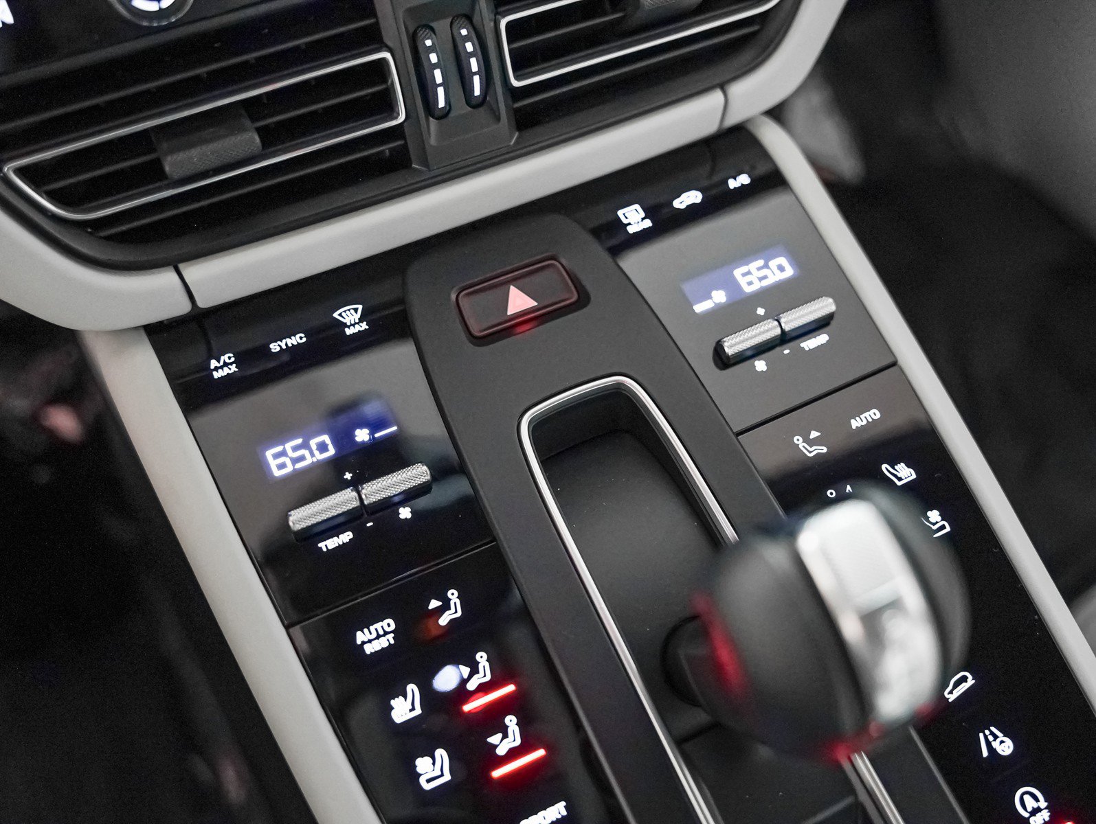 Certified 2025 Porsche Macan image 21