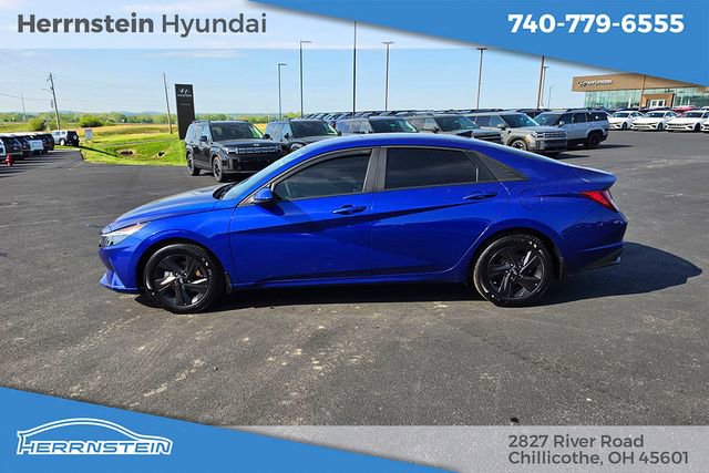 Used 2023 Hyundai Elantra SEL FWD image 4