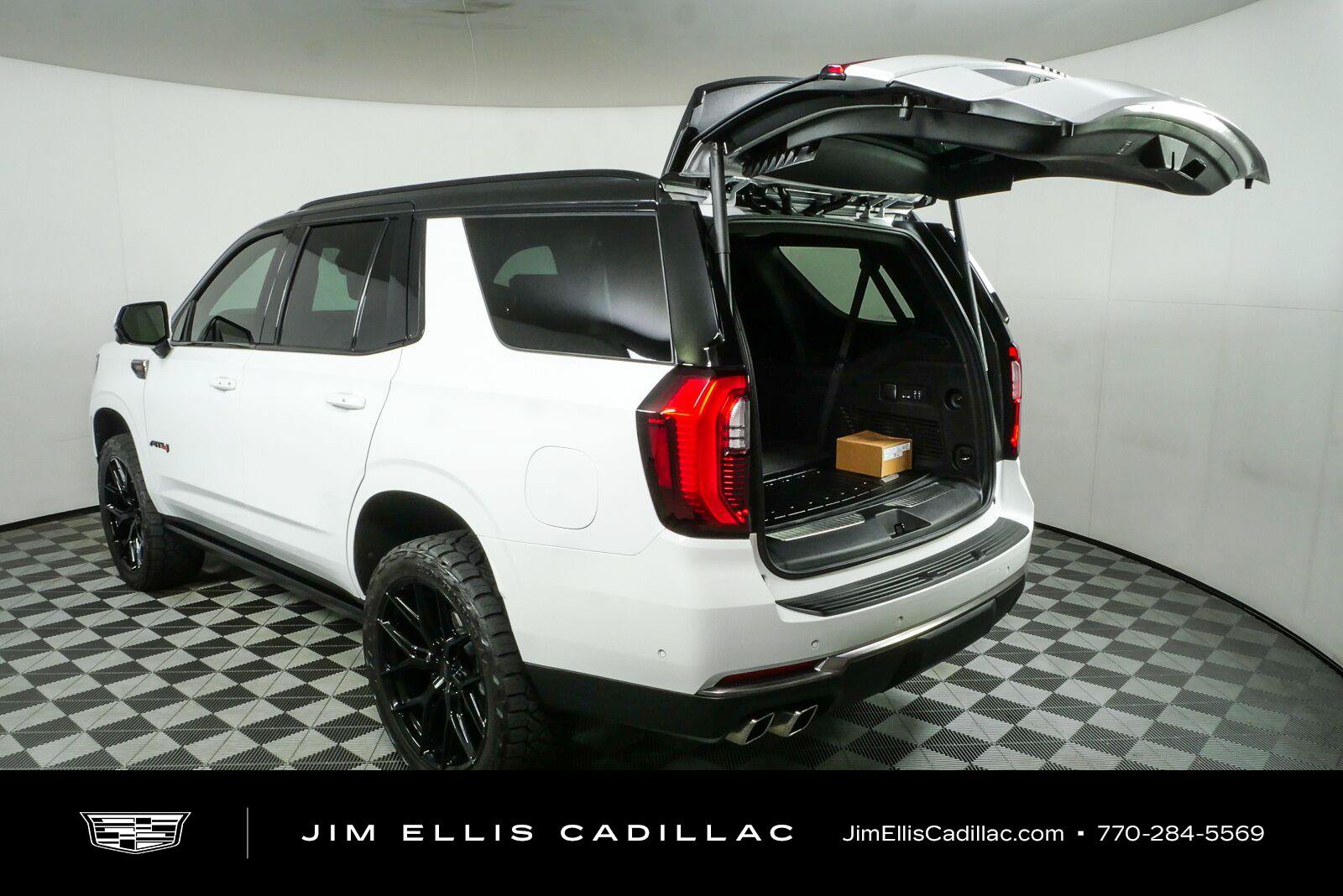 Used 2025 GMC Yukon AT4 Ultimate w/ LPO, Floor Liner Package AWD/4WD image 38