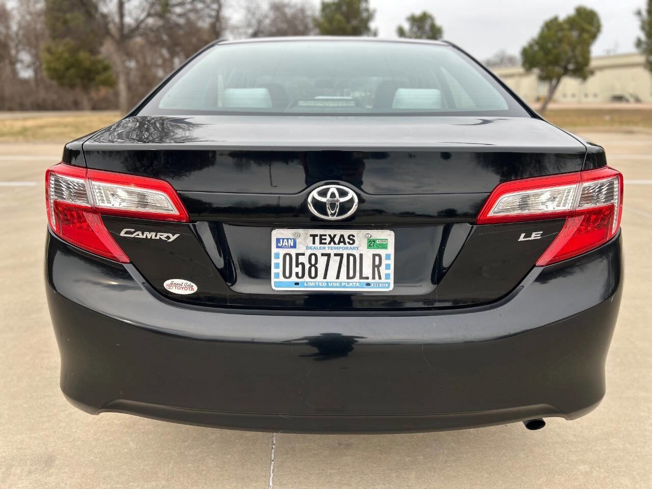 Used 2012 Toyota Camry LE image 7