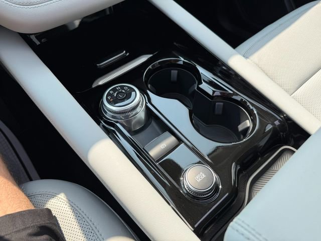 Used 2025 Ford Explorer Platinum w/ Ultimate Package image 38