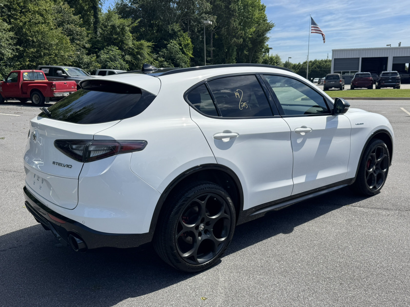 Used 2025 Alfa Romeo Stelvio Sprint w/ Veloce Package AWD/4WD image 5