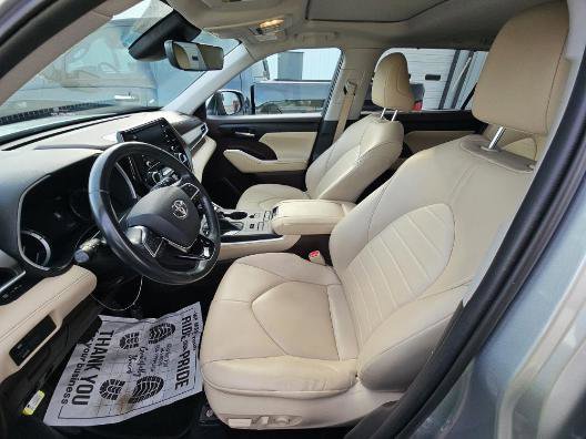 Used 2020 Toyota Highlander XLE image 7
