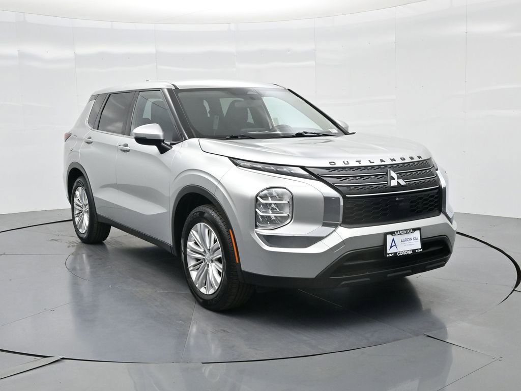 Used 2022 Mitsubishi Outlander ES image 45