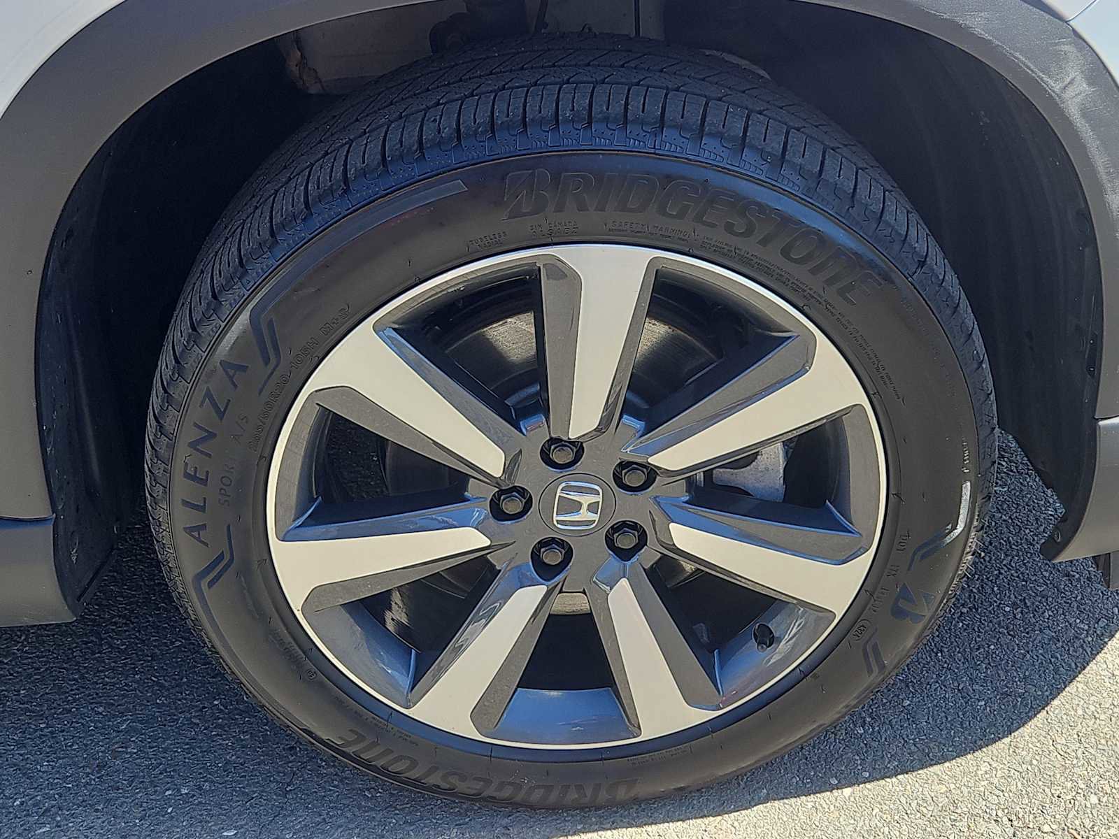 Used 2023 Honda Pilot Touring image 10