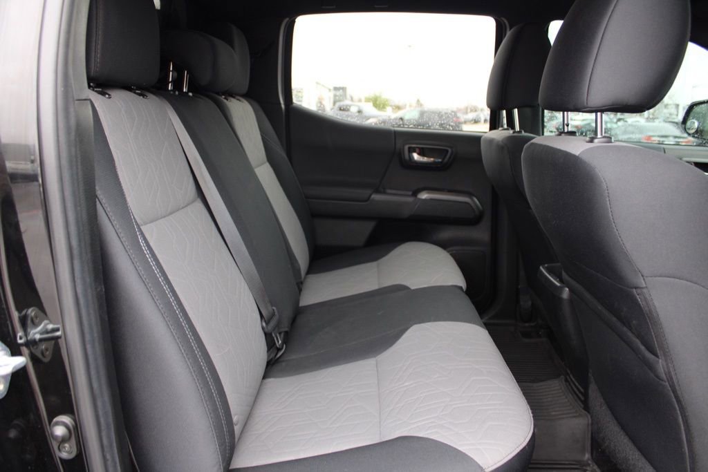 Used 2022 Toyota Tacoma TRD Off-Road image 21