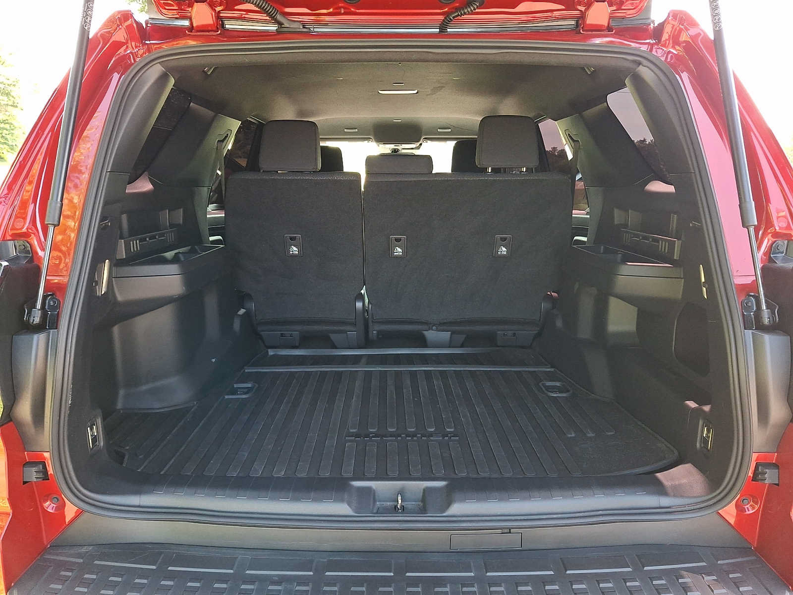 Used 2025 Toyota 4Runner SR5 AWD/4WD image 28