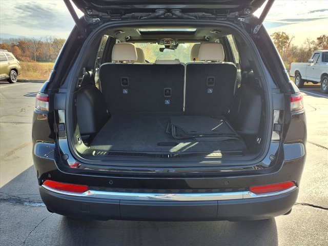 New 2025 Jeep Grand Cherokee Limited w/ MOPAR Finishing Package image 24