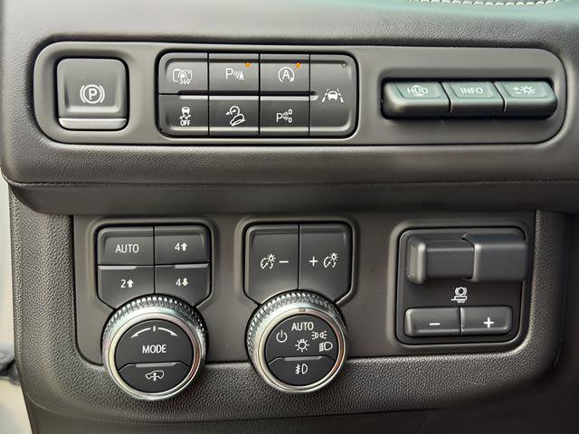 Used 2024 GMC Yukon Denali Ultimate image 13