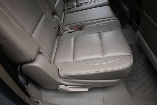 Used 2019 Chevrolet Suburban LT AWD/4WD image 31