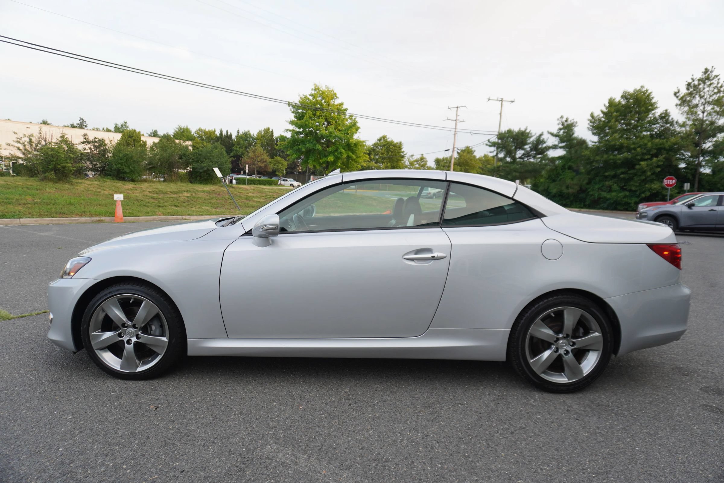 Used 2011 Lexus IS 250C RWD image 4