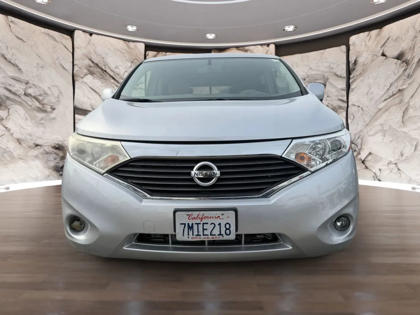 Used 2016 Nissan Quest SV image 2