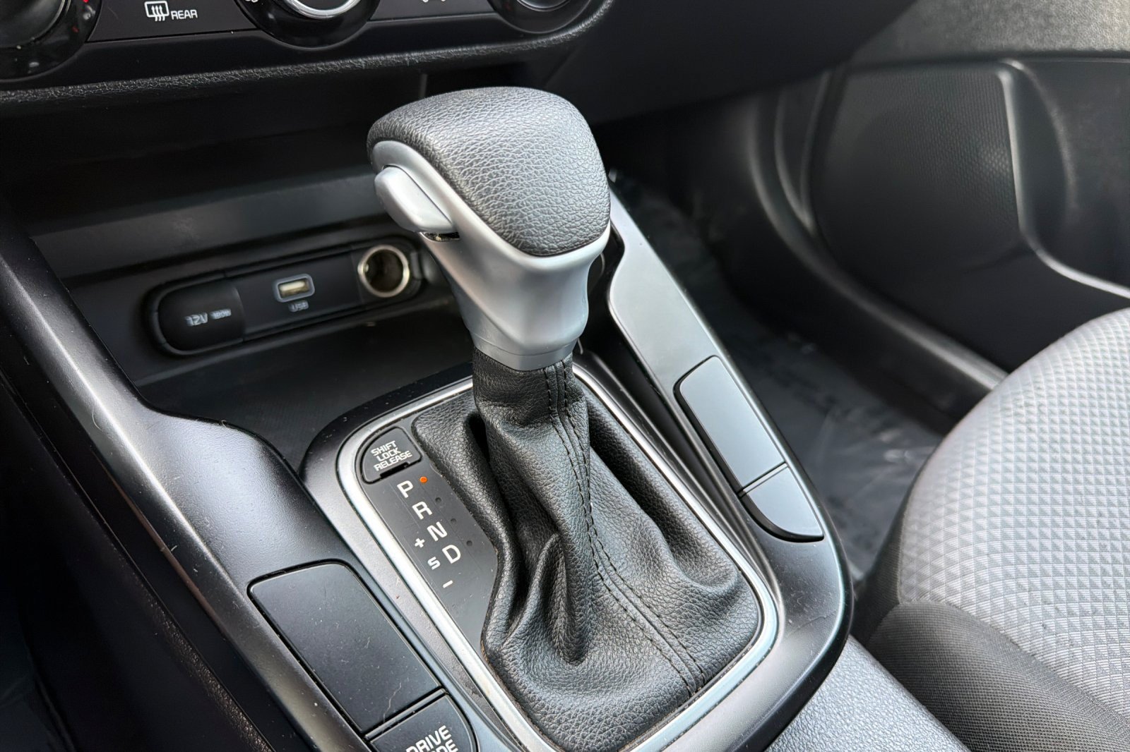 Used 2023 Kia Soul LX w/ LX Technology Package FWD image 18