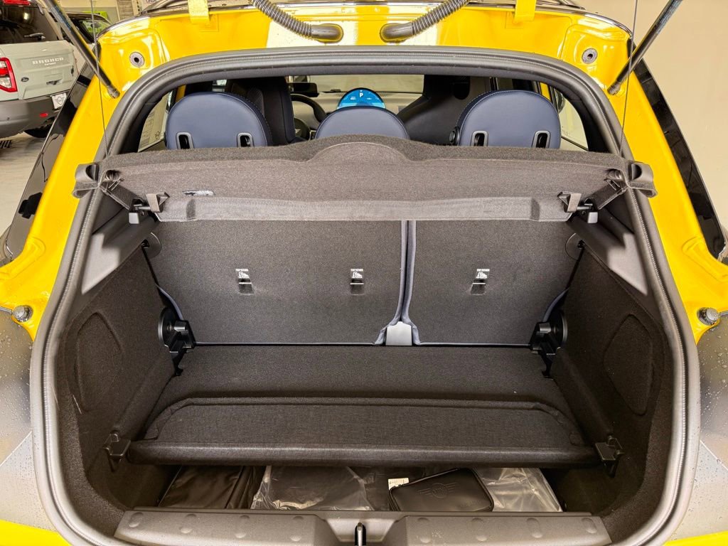 Certified 2025 MINI Cooper S image 23