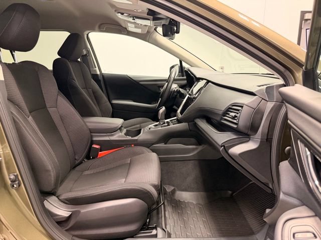 Used 2025 Subaru Outback Premium AWD/4WD image 13
