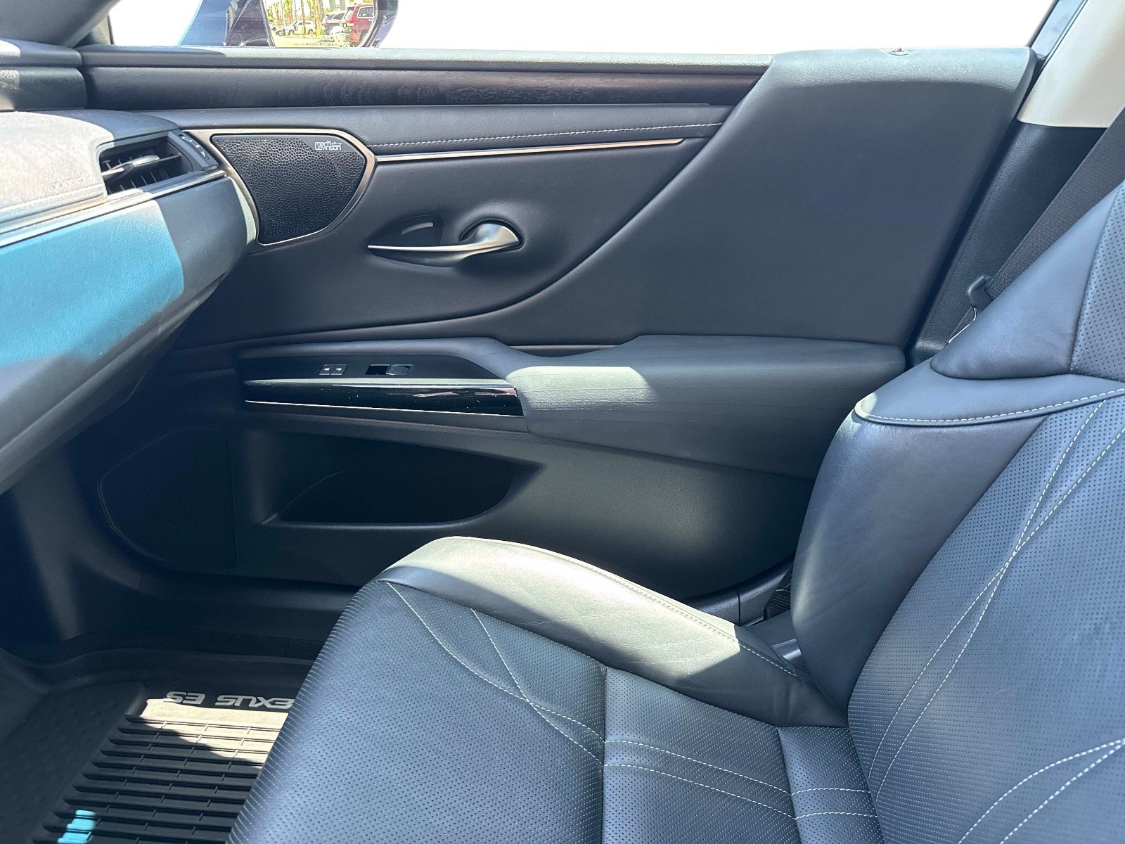 Certified 2022 Lexus ES 350 Ultra Luxury w/ Accessory Package 2 FWD image 20