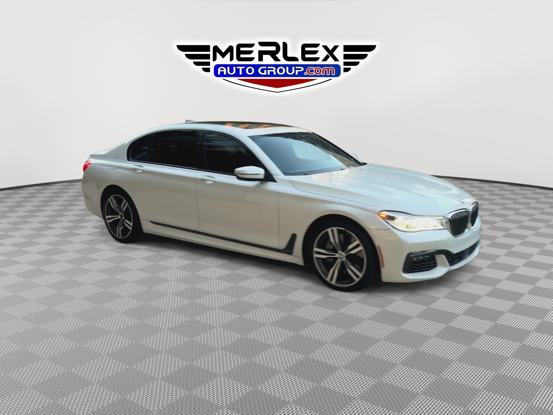 Used 2017 BMW 750i RWD image 2