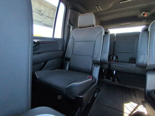New 2026 Chevrolet Suburban Premier w/ Sun And Tow Package image 4