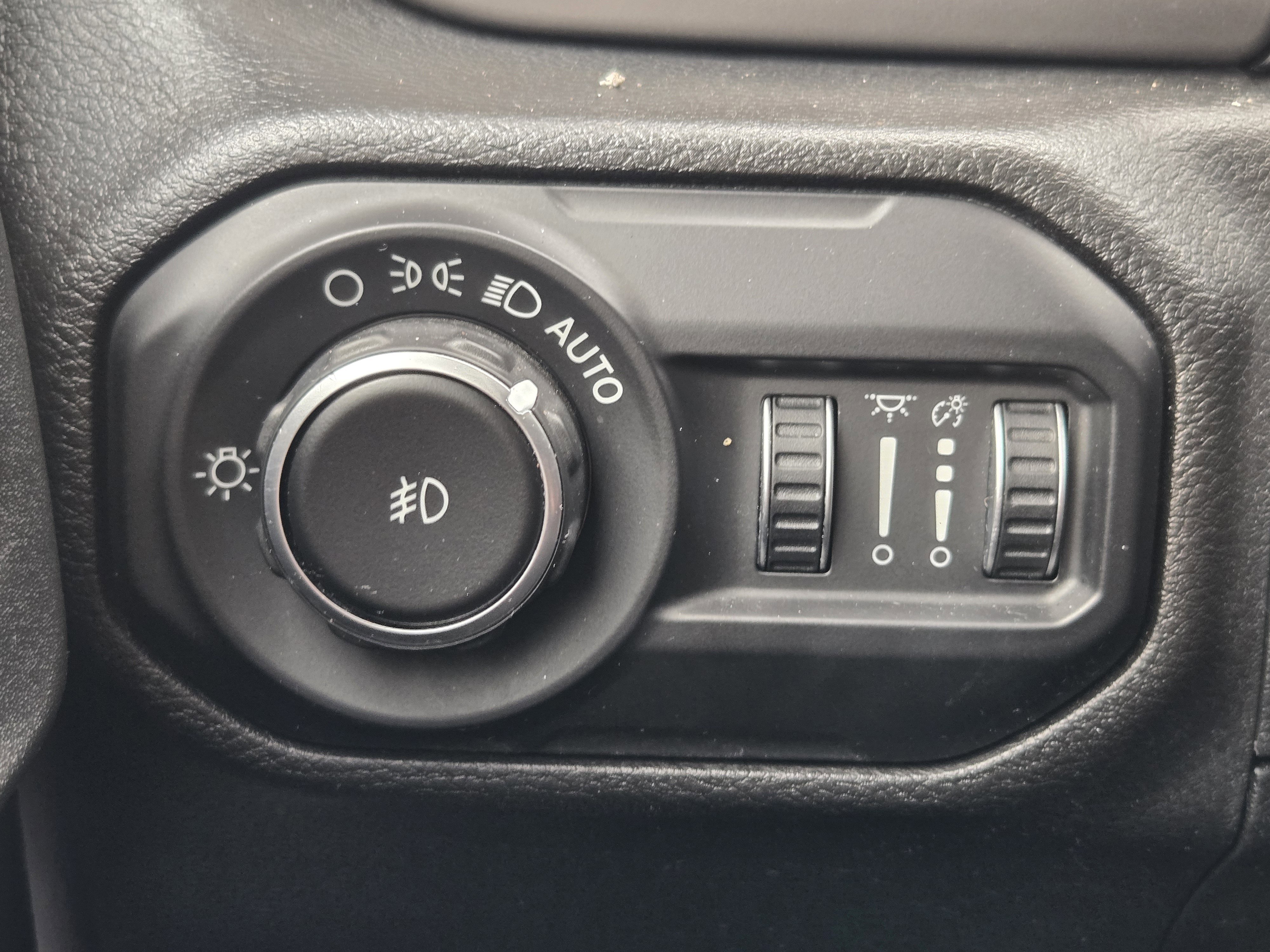 Used 2019 Jeep Wrangler Sport AWD/4WD image 17