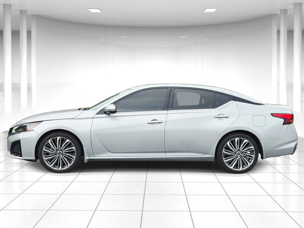 Used 2023 Nissan Altima 2.5 SL FWD image 6