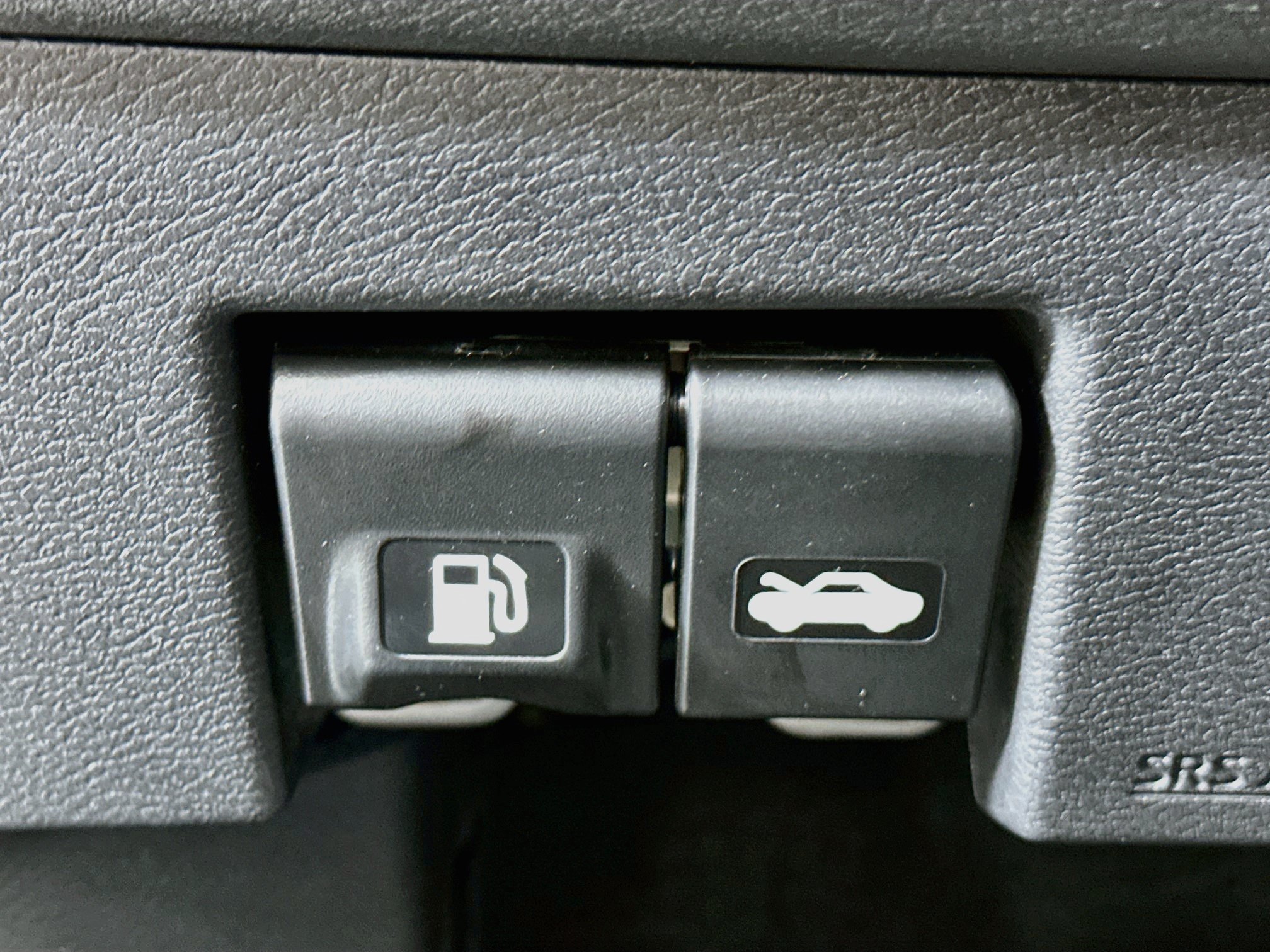 Used 2025 Nissan Versa SV FWD image 17