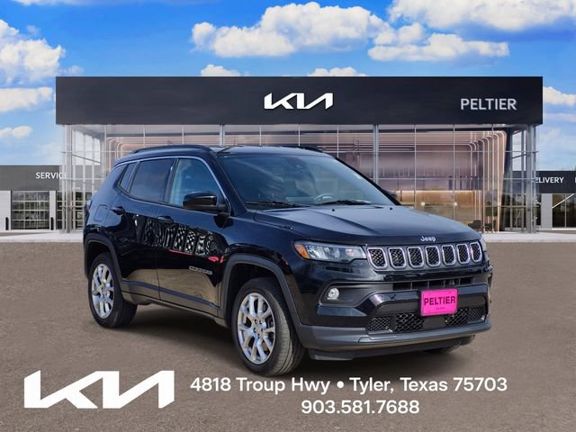 Used 2023 Jeep Compass Latitude AWD/4WD image 1