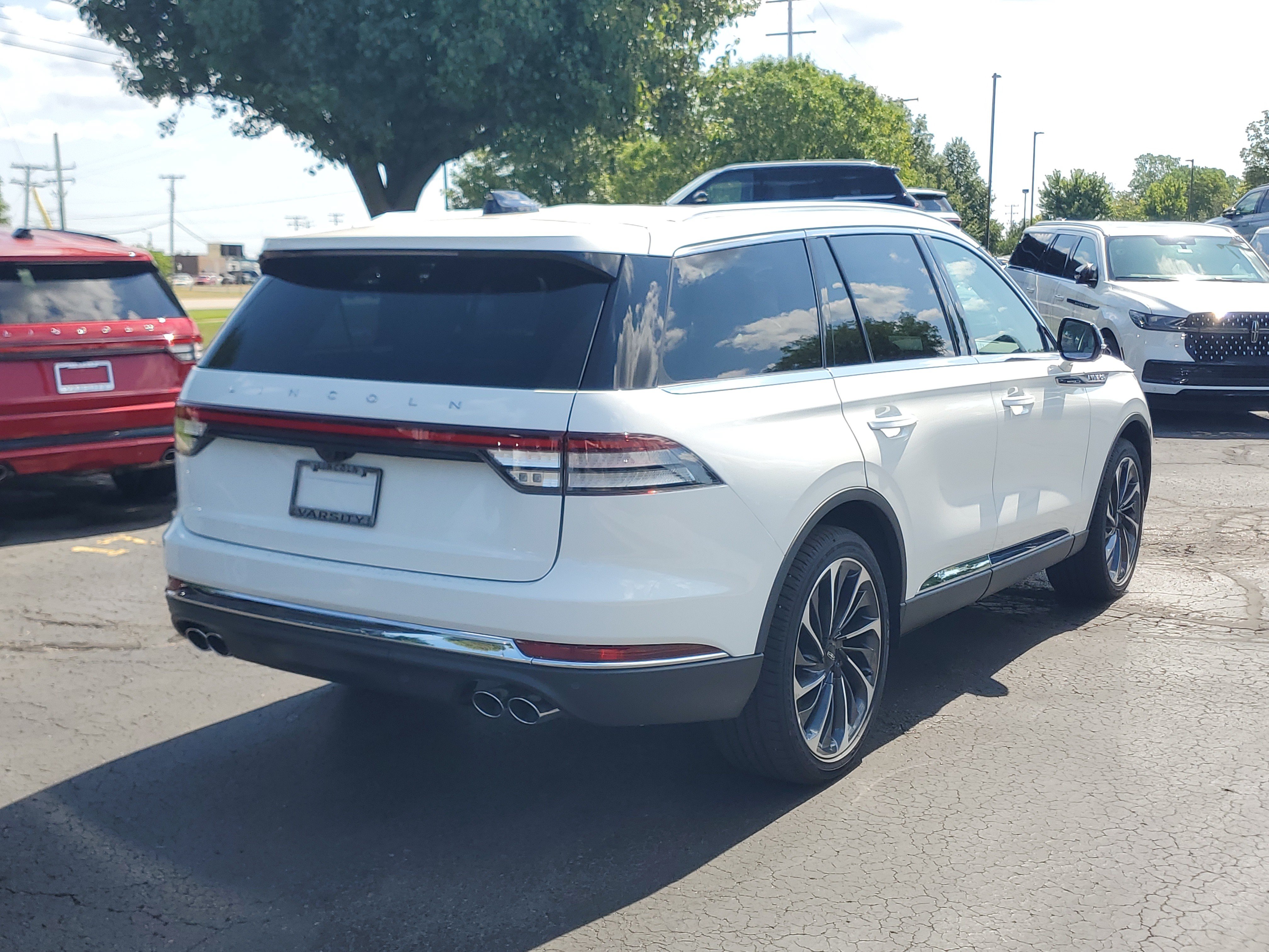 New 2026 Lincoln Aviator Reserve AWD/4WD image 4