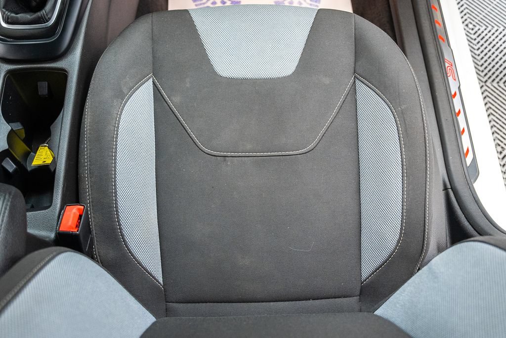 Used 2017 Ford Focus ST FWD image 36